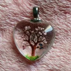Corazón de cristal naturaleza muerta rosa