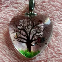 Corazón de cristal naturaleza muerta rosa claro