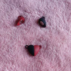 Corazón imantado negro y rojo