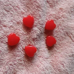 Corazones rojos brillosos