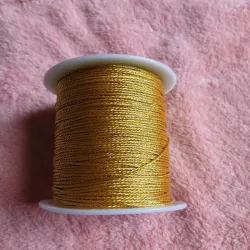 Hilo coreano torcido dorado