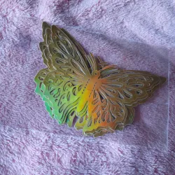 Mariposa decorativa suelta dorada #2