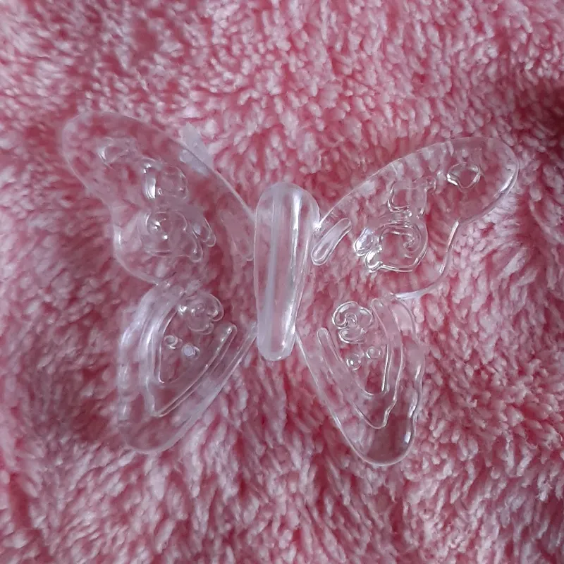 Mariposa grande transparente