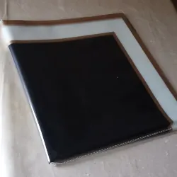 Papel coreano negro con borde blanco y dorado