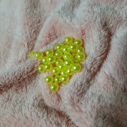 Perlas plásticas 6 mm amarillas