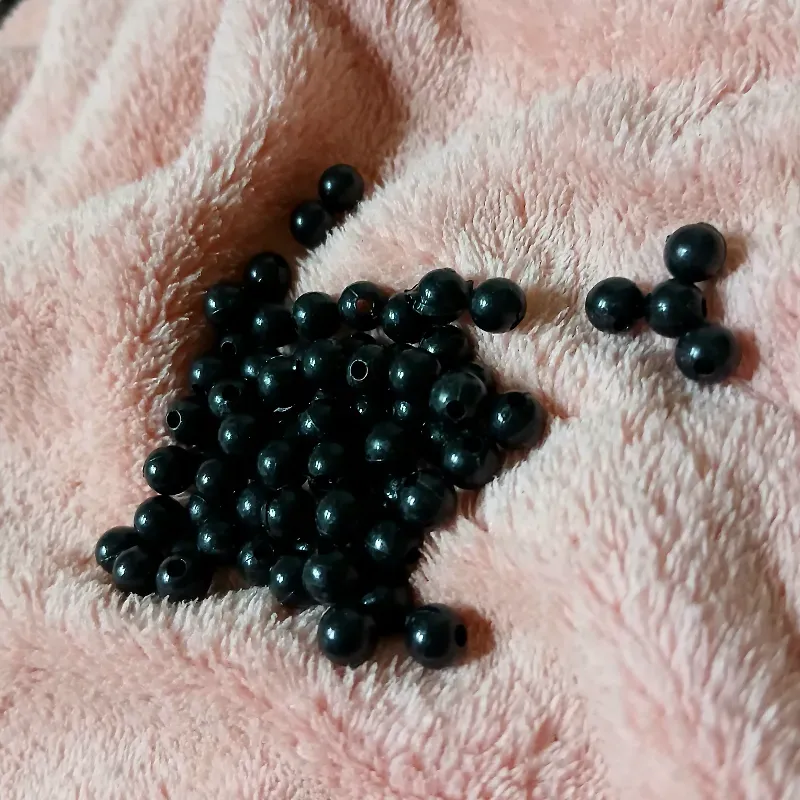 Perlas plásticas 6 mm negras