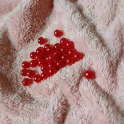 Perlas plásticas 6 mm rojas