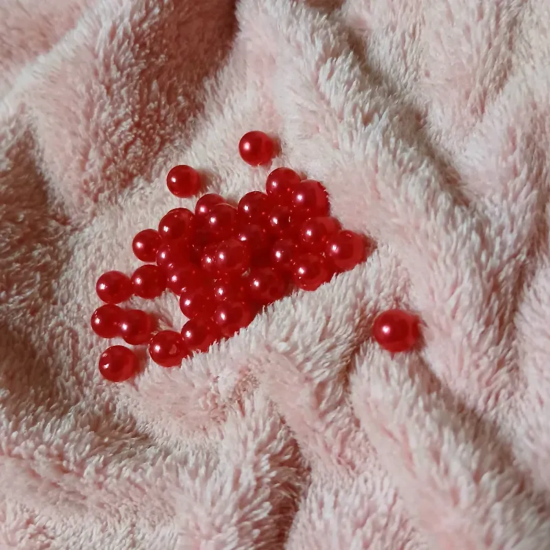 Perlas plásticas 6 mm rojas