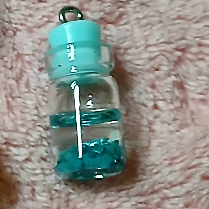Pomito fluorescente aqua