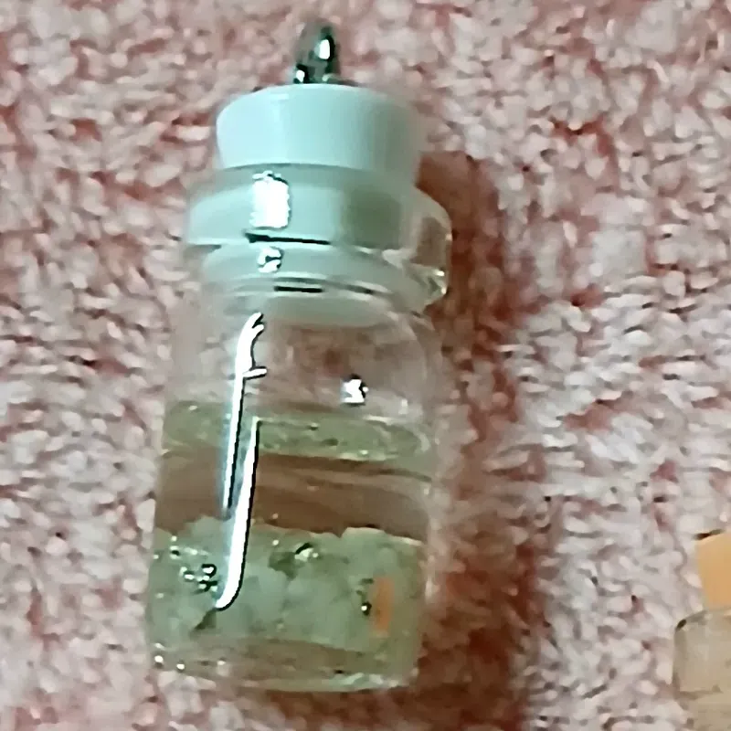 Pomito fluorescente blanco