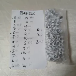 VOCALES - Sueltas cuenta blanca letra negra