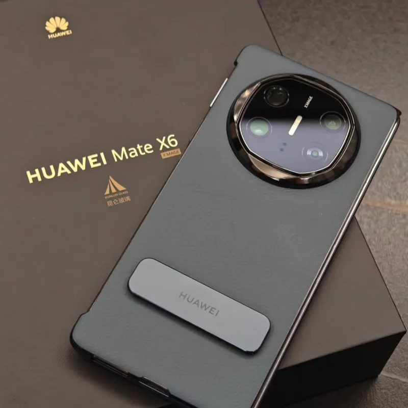 HUAWEI Mate X6  - 800 USD