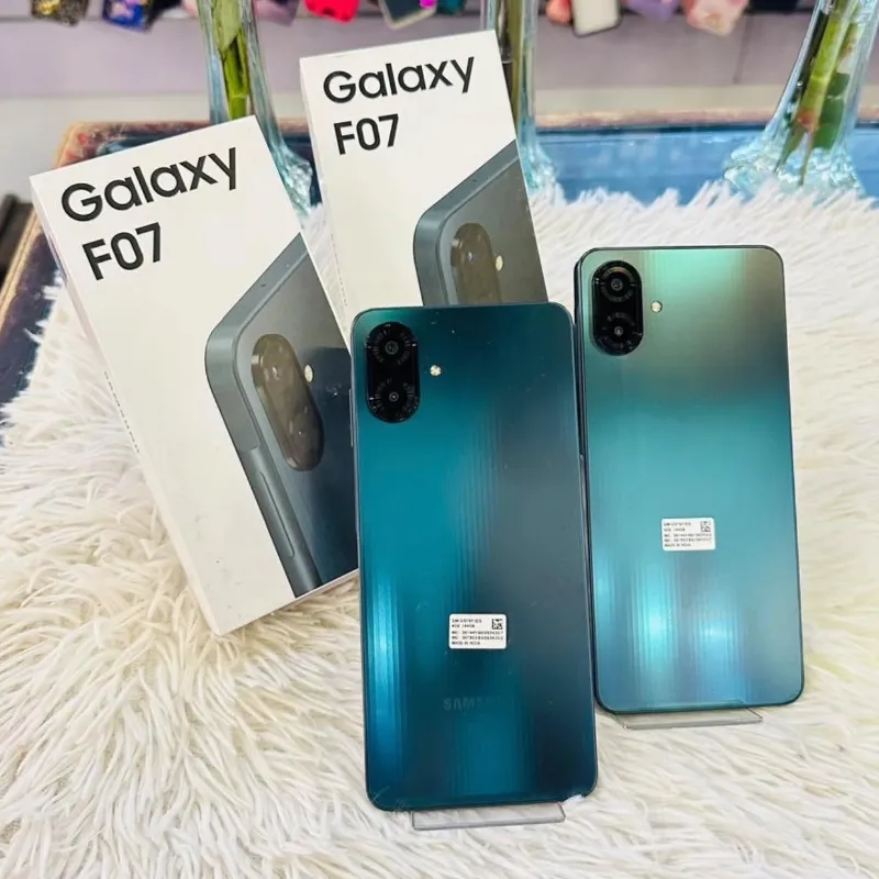 SAMSUNG F07 / 115 USD