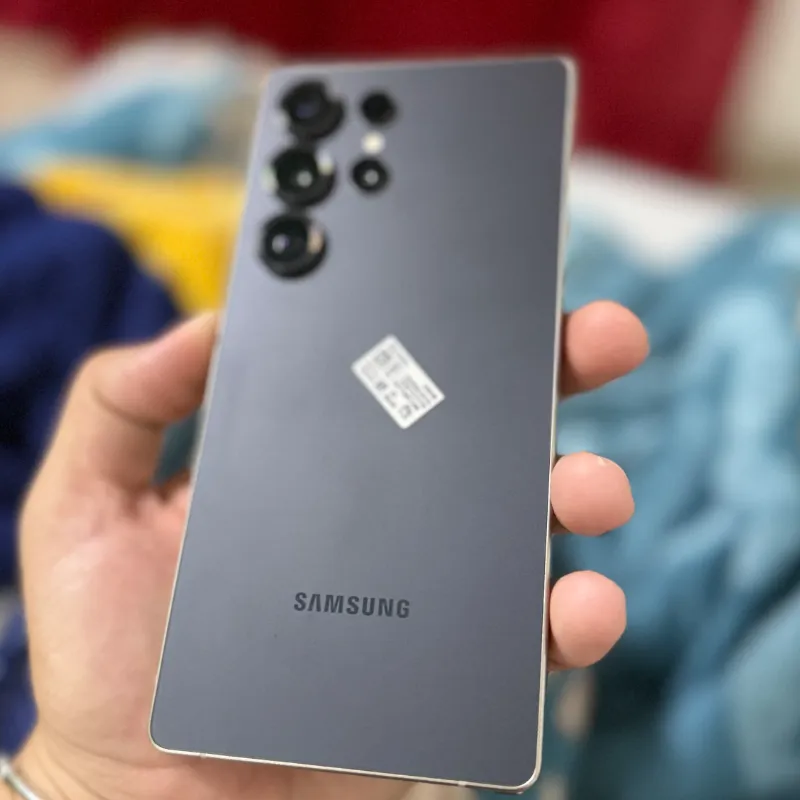 SAMSUNG S25 ULTRA - 780 USD