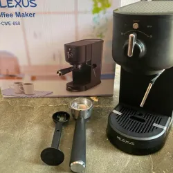 Cafetera de expreso y capuchino