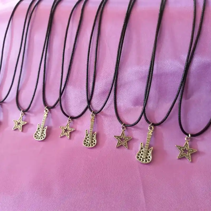 Collar pareja guitarra y estrella