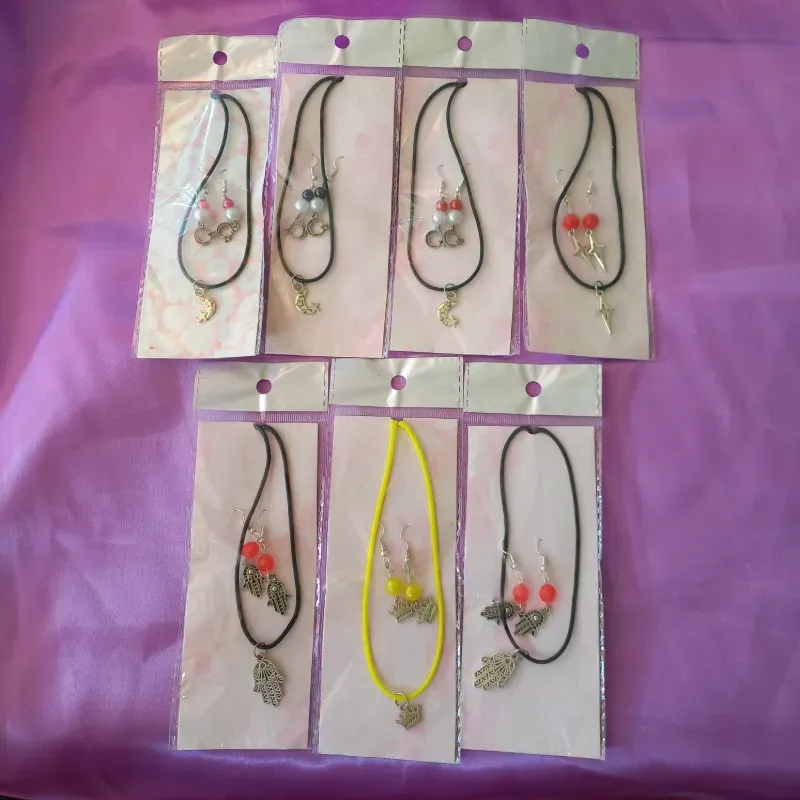 Combo de collar y aretes 