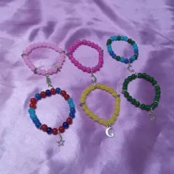Pulseras elásticas con cuentas de cristal