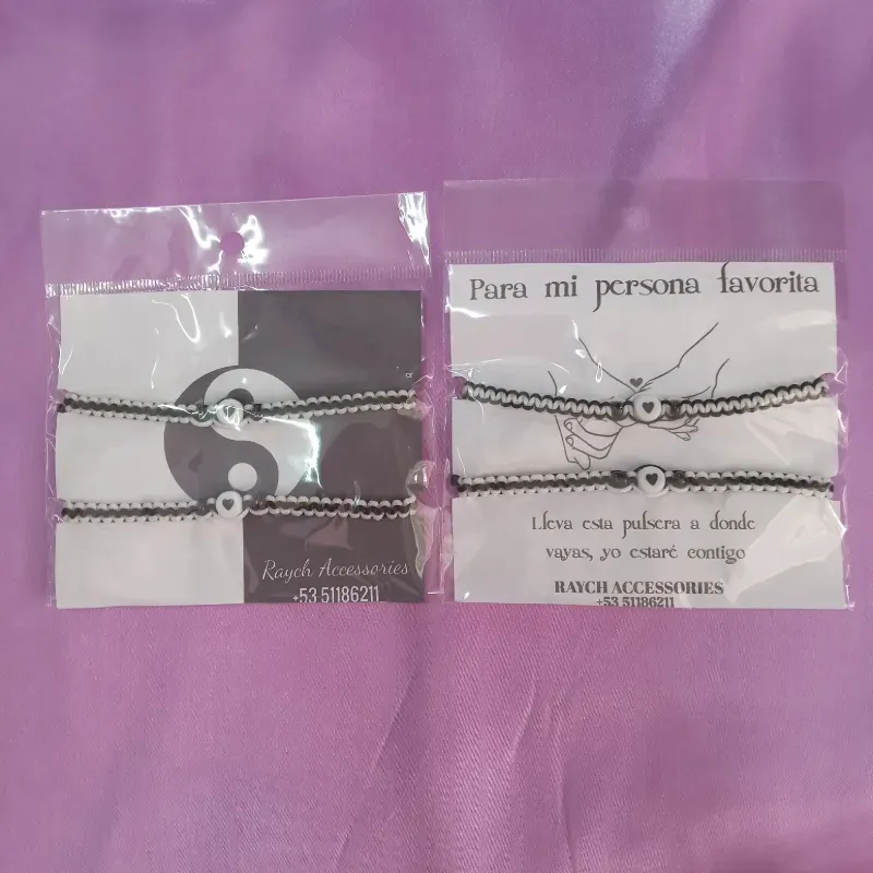 Pulseras tejidas negras