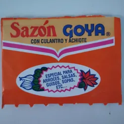 Sazón Goya con culantro y achiote