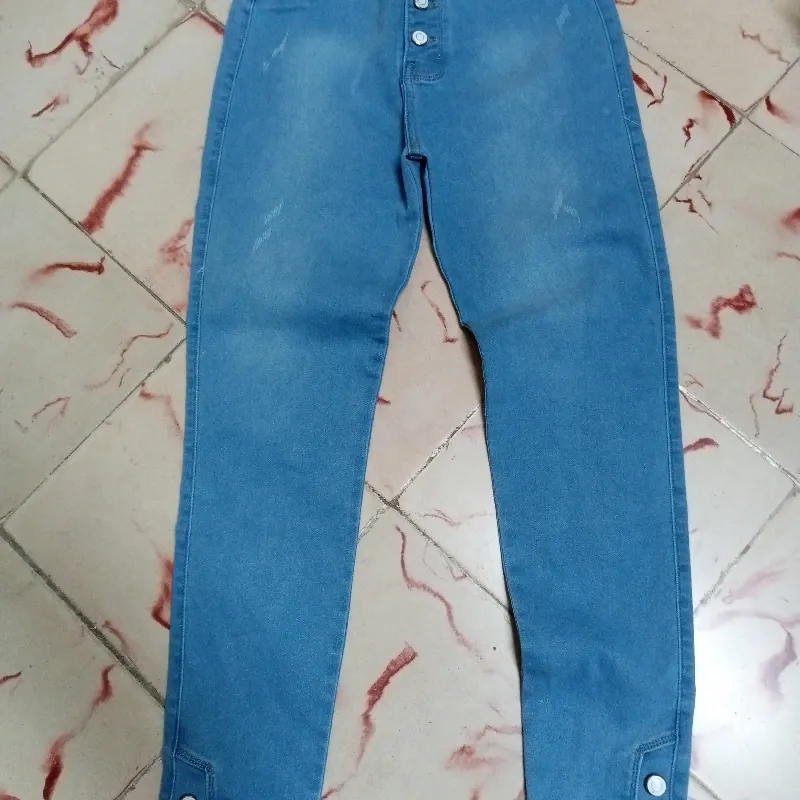 pantalones de mujer azul claro sin ripiar 