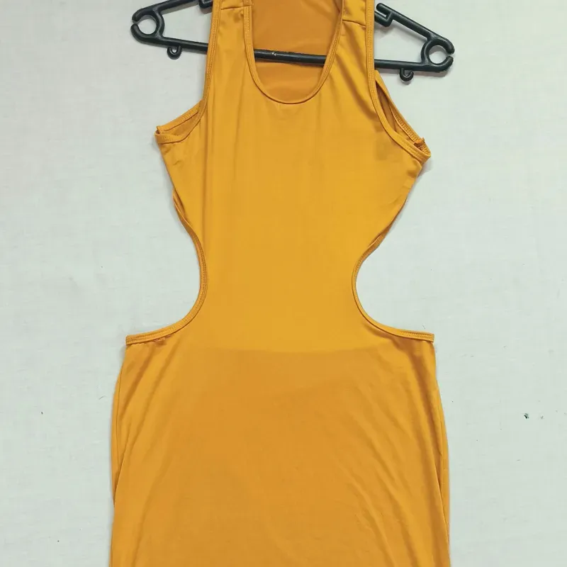 Vestido ajustado espalda afuera