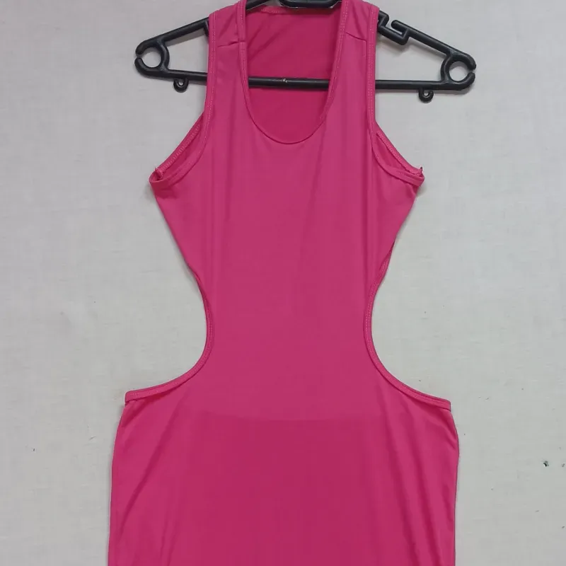 Vestido ajustado espalda afuera