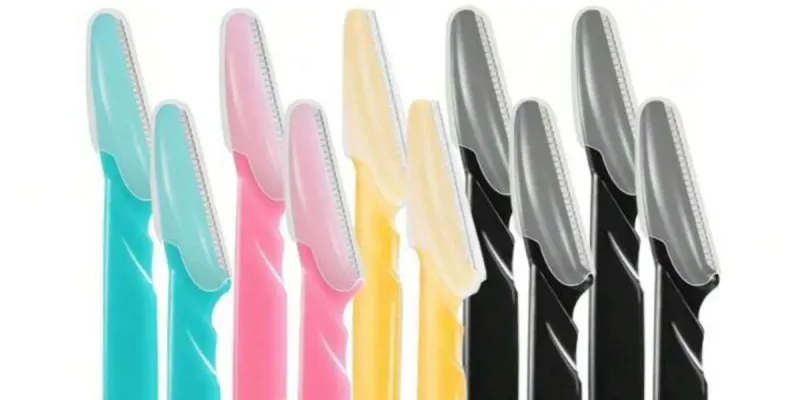 Cuchillas de precisión para cejas y vello facial 