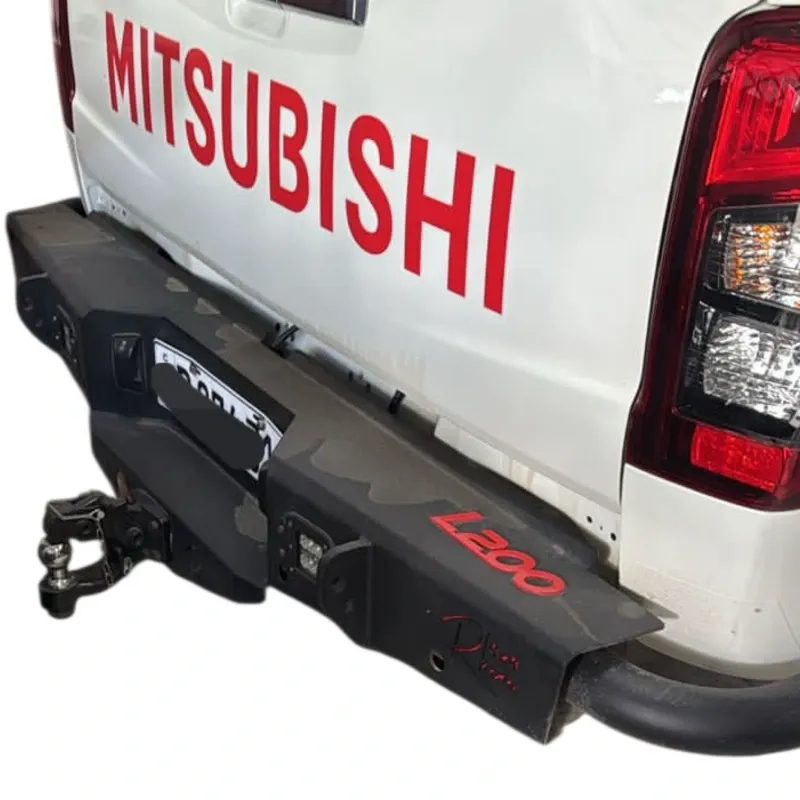 Rear Bumper Tritón L200 15-22 W/LED