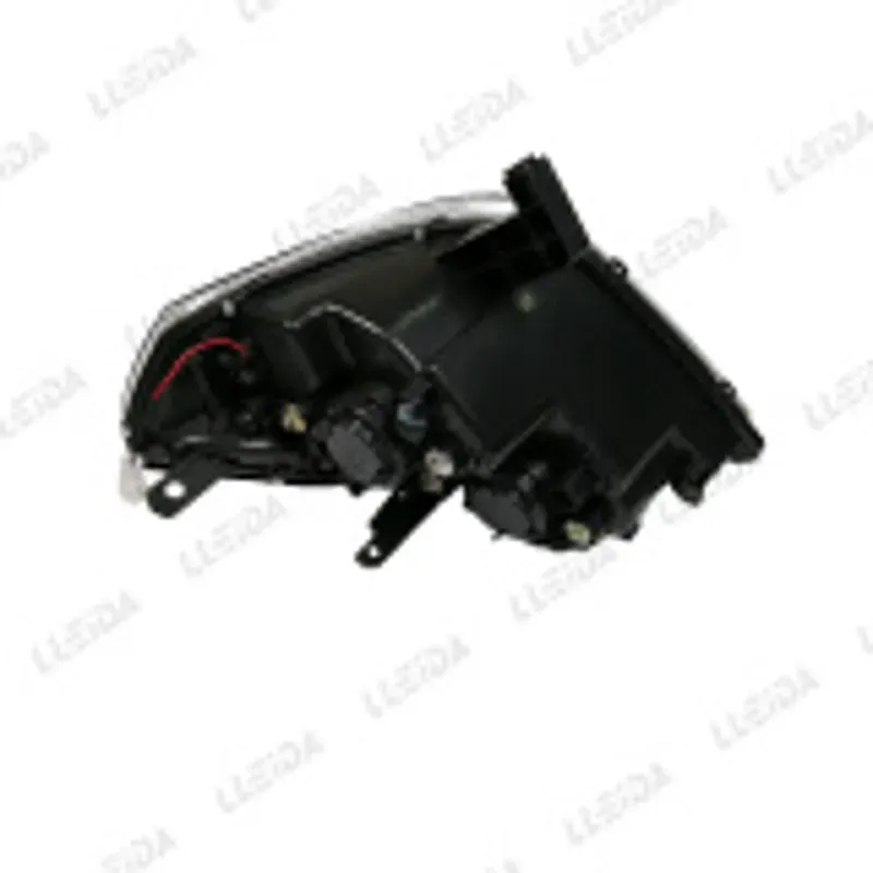 Farol del.der.GEELY MK