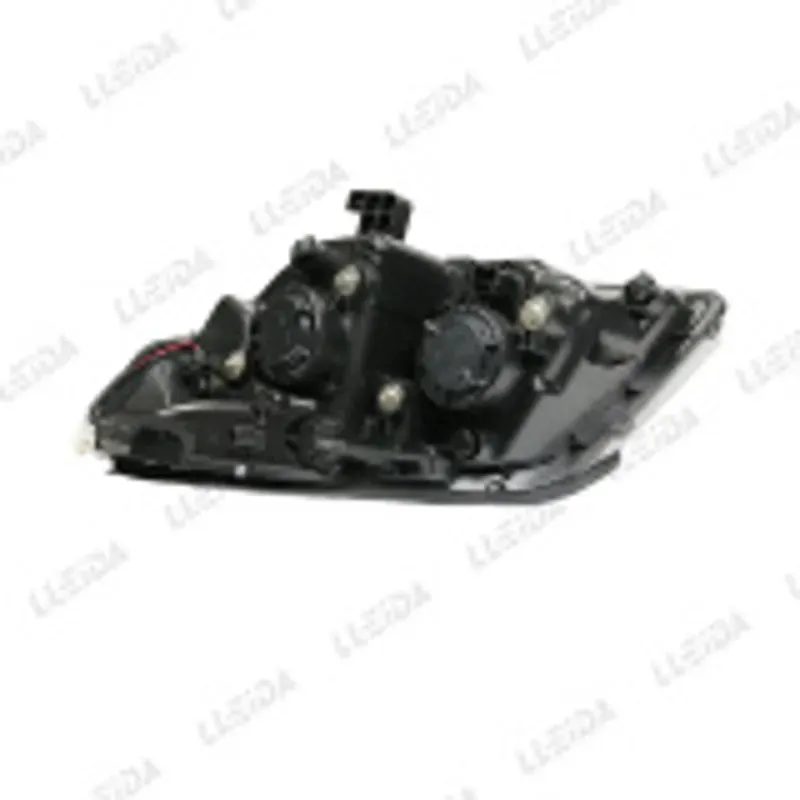 Farol del.der.GEELY MK