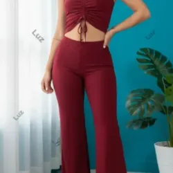 Conjunto de pantaloneta con top de tirantes y fruncido central