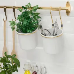 Cesta cubertera colgante blanca y dorada