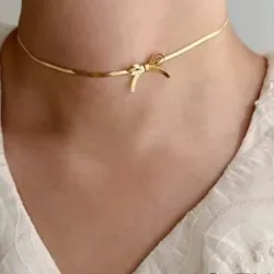 Collar choker con lazo