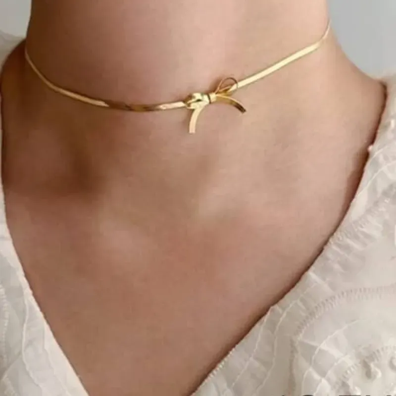 Collar choker con lazo