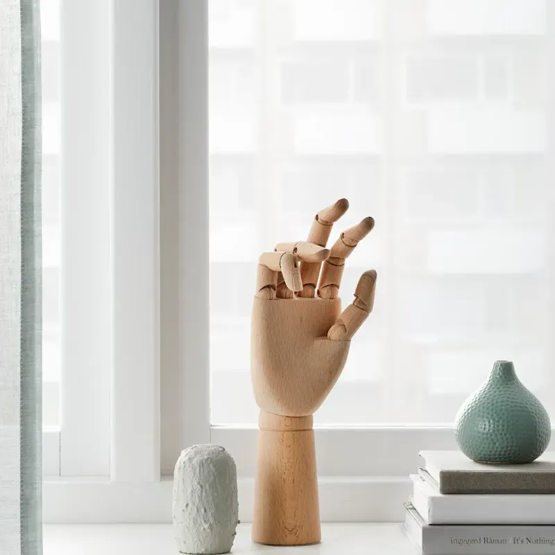 Mano articulada de madera 