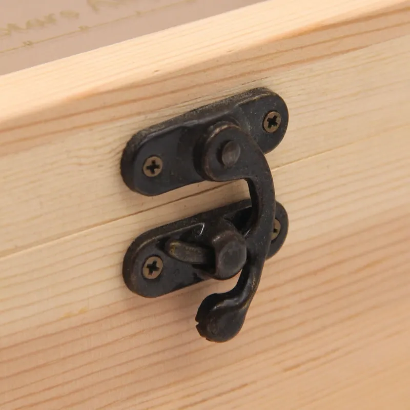 Mini cofre de madera