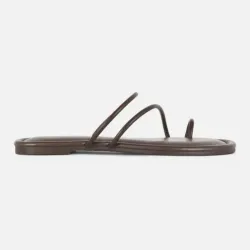 Sandalias descalzadas