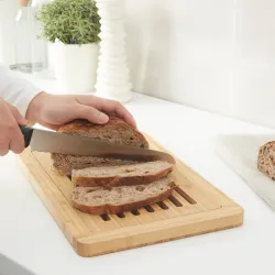 Tabla de bambú para el pan