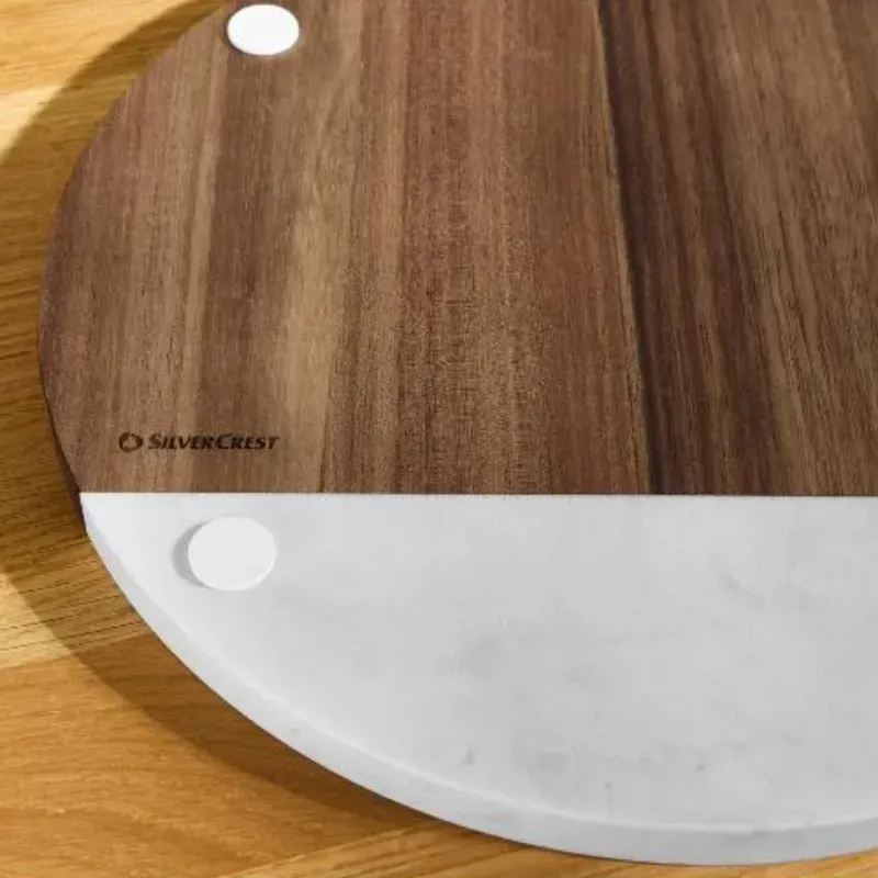 Tabla de madera y mármol