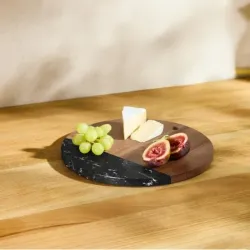 Tabla de madera y mármol