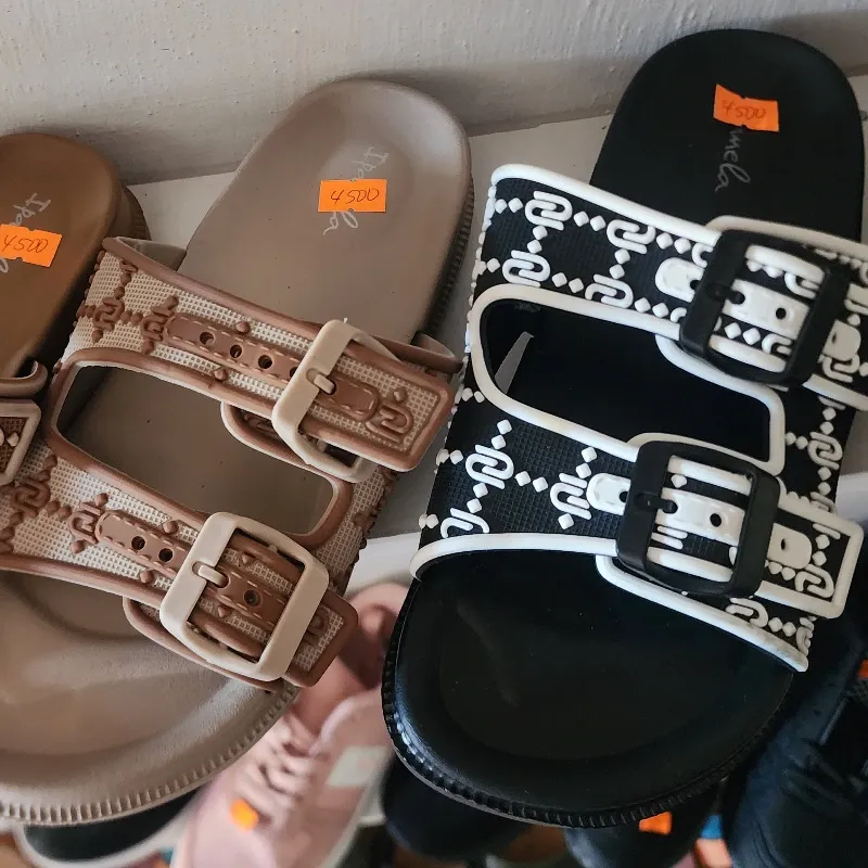 Sandalias practicas