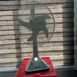 ✅Ventilador de mesa recargable JMD