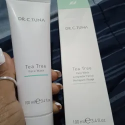 Limpiador facial de tea treee