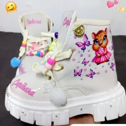 BOTA CAPIBARA CHAROLINA BEICH DETALLE EN ROSA 🤍 Alumbran🌟