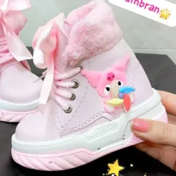 BOTAS ROSA KUROMY CON LAZO 🎀 ✨Alumbran🌟