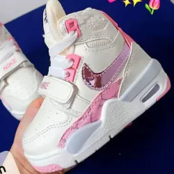 BOTICAS NIKE AIR JORDAN BLANCO DETALLE ROSA