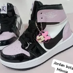 BOTICAS NIKE JORDAN LILA MINNIE