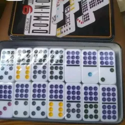 DOMINO IMPORTADO DE NÁCAR de colores parte de atrás blanca