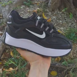 Nike Bailleli negro logo blanco